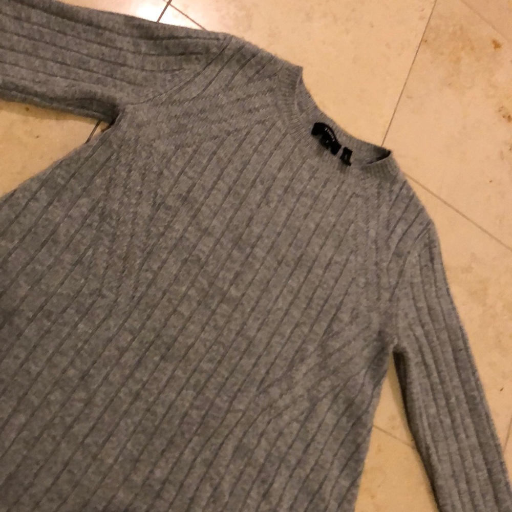 Theory gray wool/cashmere sweater XS